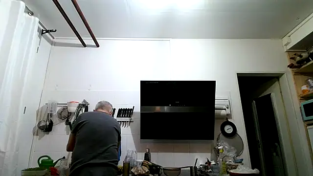 Snapshot of Berg_Boy chatting on February 24, 7:15 pm Berg Boy online show from February 24, 7:15 pm