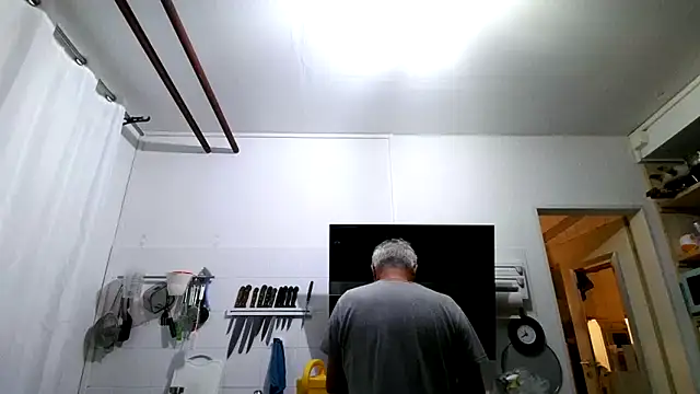 Snapshot of Berg_Boy chatting on March 15, 10:39 pm Berg Boy online show from March 15, 10:39 pm