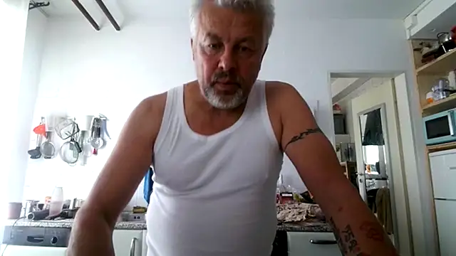 Snapshot of Berg_Boy chatting on September 9, 10:25 am Berg Boy online show from September 9, 10:25 am