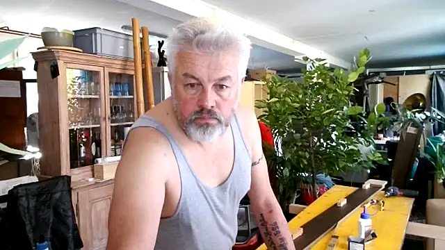 Berg Boy online show from October 31, 9:28 am