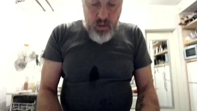 Snapshot of Berg_Boy chatting on January 13, 6:17 am Berg Boy online show from January 13, 6:17 am