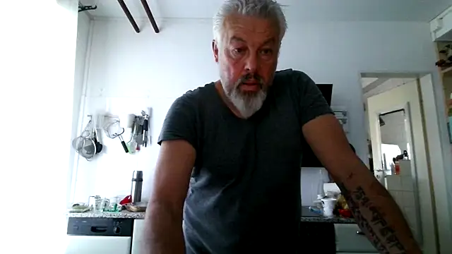 Berg Boy online show from April 3, 5:47 am