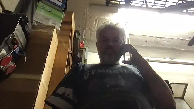 Snapshot of Berg_Boy chatting on September 19, 9:35 am Berg Boy online show from September 19, 9:35 am