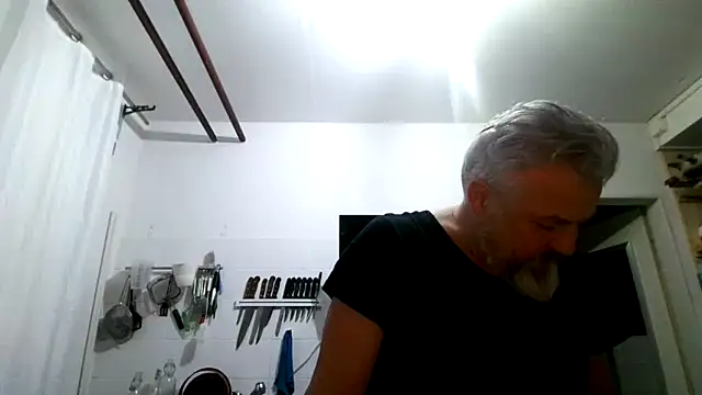 Snapshot of Berg_Boy chatting on February 14, 8:42 pm Berg Boy online show from February 14, 8:42 pm