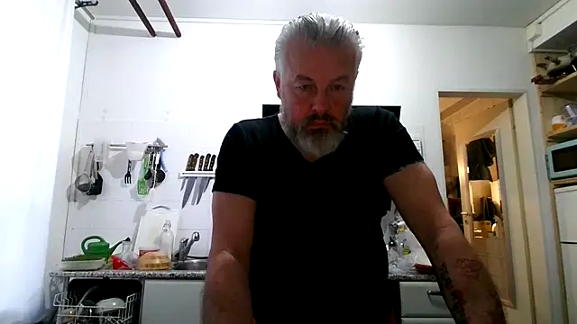 Snapshot of Berg_Boy chatting on February 23, 6:36 am Berg Boy online show from February 23, 6:36 am