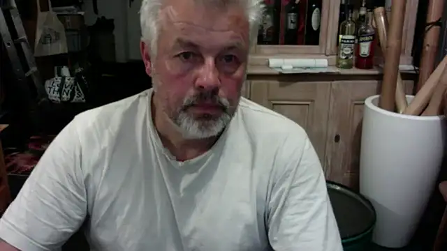 Snapshot of Berg_Boy chatting on September 14, 9:15 pm Berg Boy online show from September 14, 9:15 pm