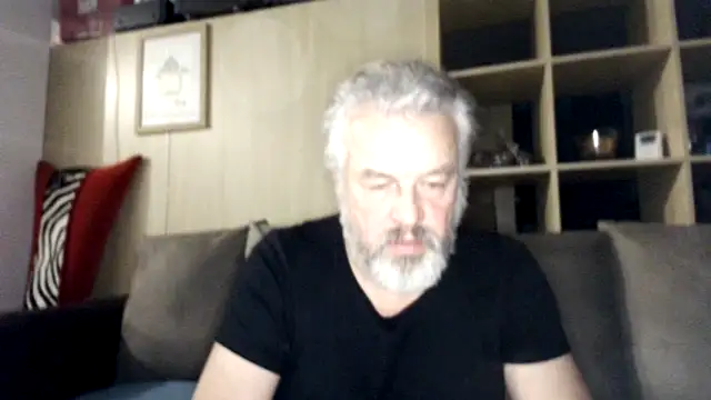 Berg Boy online show from December 16, 8:35 pm