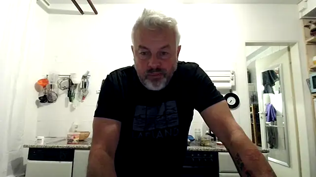 Snapshot of Berg_Boy chatting on October 2, 4:38 am Berg Boy online show from October 2, 4:38 am
