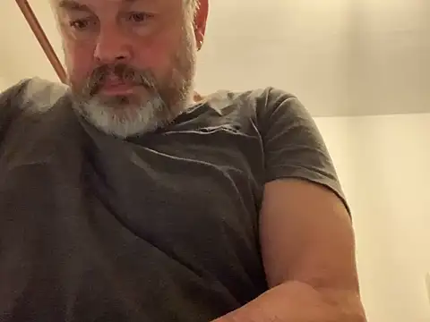 Berg Boy online show from November 4, 5:33 am