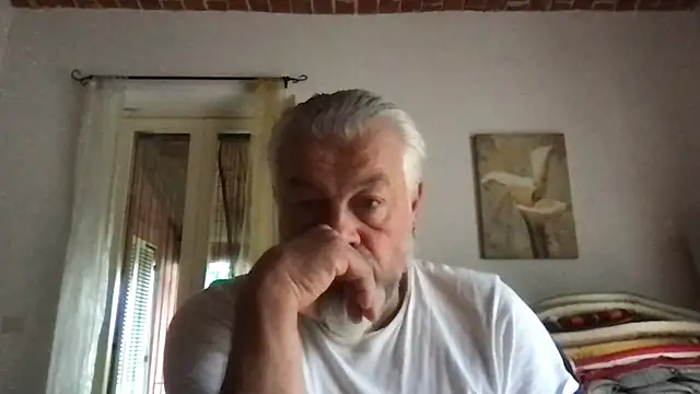 Berg Boy online show from May 3, 5:01 am