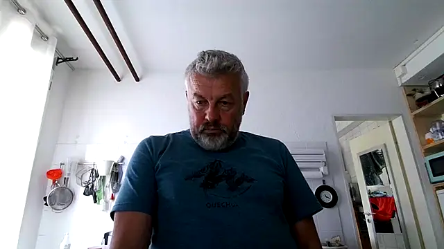 Snapshot of Berg_Boy chatting on October 10, 9:21 am Berg Boy online show from October 10, 9:21 am