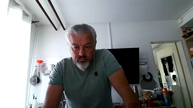 Berg Boy online show from May 30, 6:53 am