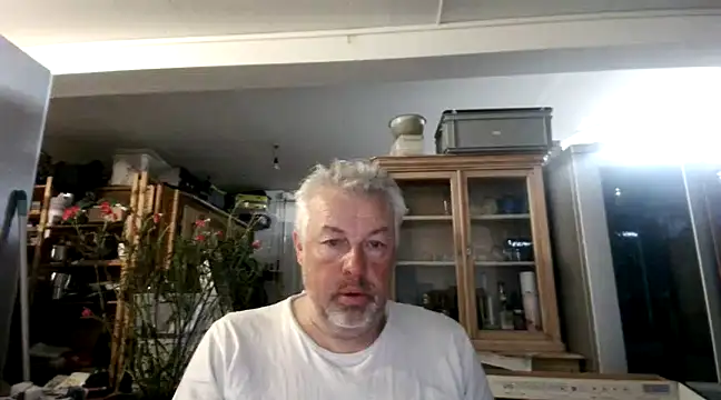 Snapshot of Berg_Boy chatting on March 11, 4:51 am Berg Boy online show from March 11, 4:51 am