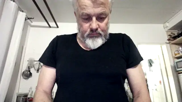 Snapshot of Berg_Boy chatting on February 17, 12:52 am Berg Boy online show from February 17, 12:52 am