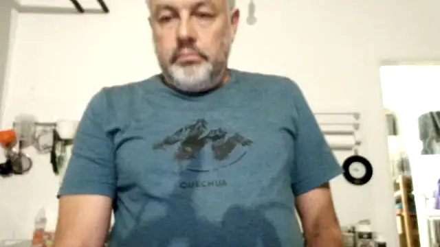 Snapshot of Berg_Boy chatting on September 30, 8:48 pm Berg Boy online show from September 30, 8:48 pm