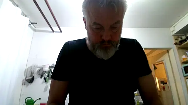 Snapshot of Berg_Boy chatting on February 20, 6:26 am Berg Boy online show from February 20, 6:26 am