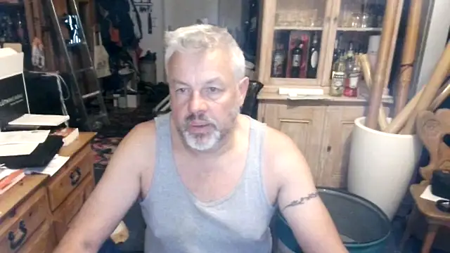 Snapshot of Berg_Boy chatting on September 26, 10:05 pm Berg Boy online show from September 26, 10:05 pm