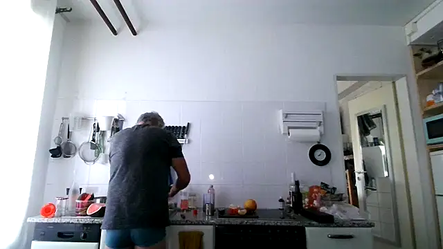 Snapshot of Berg_Boy chatting on September 21, 6:07 am Berg Boy online show from September 21, 6:07 am