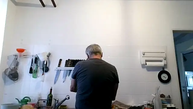 Berg Boy online show from November 2, 8:19 am