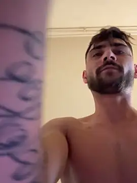 Hugo34bg online show from April 19, 5:19 am