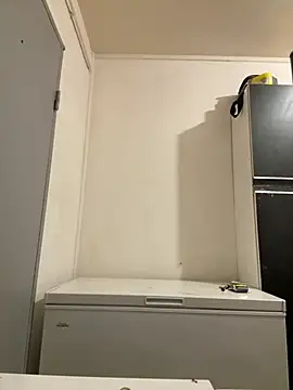 Hugo34bg online show from April 2, 4:19 am