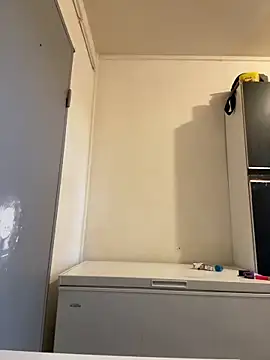 Hugo34bg online show from April 15, 5:13 am