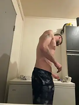 Hugo34bg online show from April 7, 11:39 pm