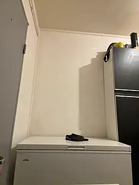 Hugo34bg online show from February 1, 4:44 am