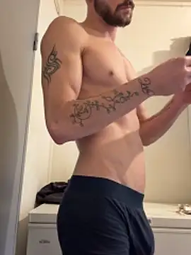 Hugo34bg online show from February 12, 12:38 pm