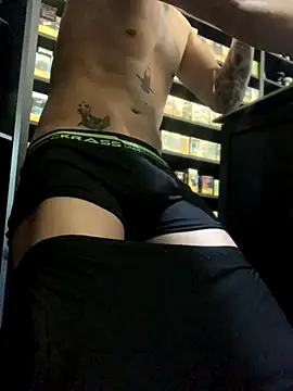 Snapshot of craxybaby chatting on November 27, 2:06 pm craxybaby online show from November 27, 2:06 pm