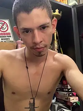 Snapshot of craxybaby chatting on March 21, 1:12 pm craxybaby online show from March 21, 1:12 pm