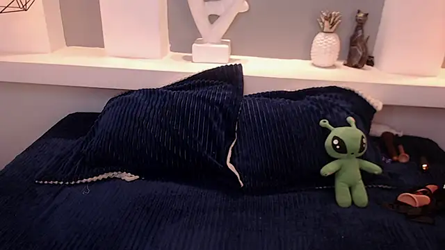 Snapshot of milu_w4llace chatting on November 26, 12:10 am milu w4llace online show from November 26, 12:10 am