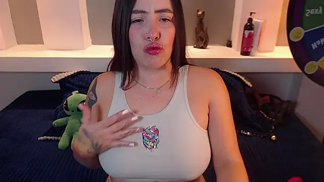 milu w4llace online show from October 14, 11:58 pm