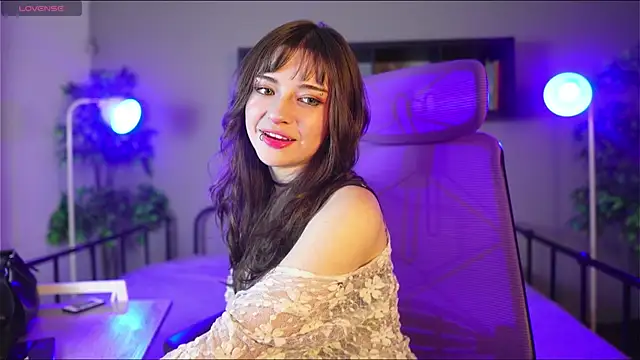 Snapshot of Miyuki_wolf chatting on November 18, 9:29 pm Miyuki wolf online show from November 18, 9:29 pm