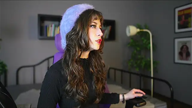 Snapshot of Miyuki_wolf chatting on January 10, 8:37 pm Miyuki wolf online show from January 10, 8:37 pm