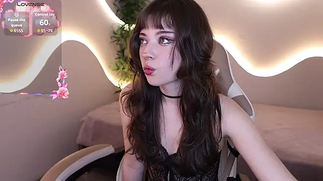 Snapshot of Miyuki_wolf chatting on November 12, 8:45 pm Miyuki wolf online show from November 12, 8:45 pm