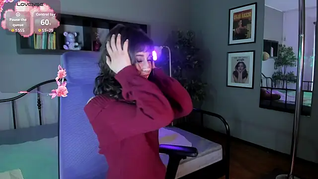 Snapshot of Miyuki_wolf chatting on January 13, 8:46 pm Miyuki wolf online show from January 13, 8:46 pm