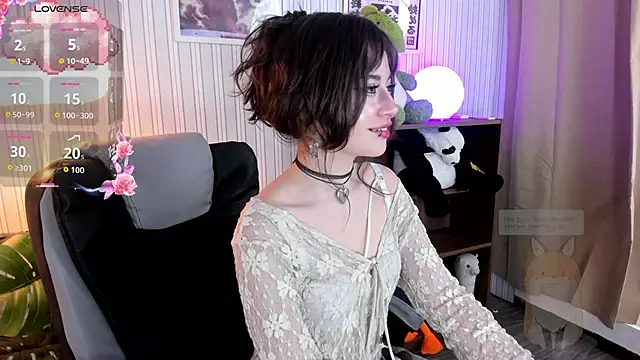 Snapshot of Miyuki_wolf chatting on October 28, 8:41 pm Miyuki wolf online show from October 28, 8:41 pm