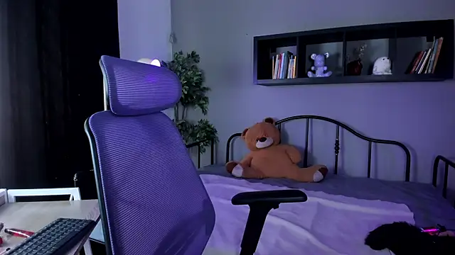 Snapshot of Miyuki_wolf chatting on January 8, 8:59 pm Miyuki wolf online show from January 8, 8:59 pm