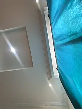 Snapshot of Ivelleee_ chatting on November 4, 8:01 pm Ivelleee online show from November 4, 8:01 pm