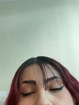 Snapshot of Ivelleee_ chatting on November 18, 8:34 pm Ivelleee online show from November 18, 8:34 pm