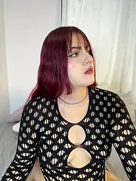 Ivelleee  online show from March 28, 9:49 pm