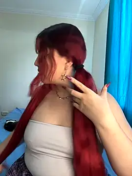 Snapshot of Ivelleee_ chatting on September 18, 7:28 pm Ivelleee online show from September 18, 7:28 pm