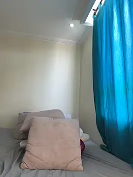 Snapshot of Ivelleee_ chatting on October 19, 2:42 pm Ivelleee online show from October 19, 2:42 pm