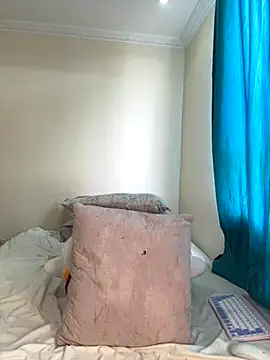 Snapshot of Ivelleee_ chatting on October 5, 1:35 pm Ivelleee online show from October 5, 1:35 pm