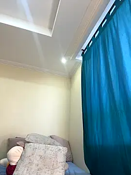 Snapshot of Ivelleee_ chatting on September 17, 9:39 pm Ivelleee online show from September 17, 9:39 pm