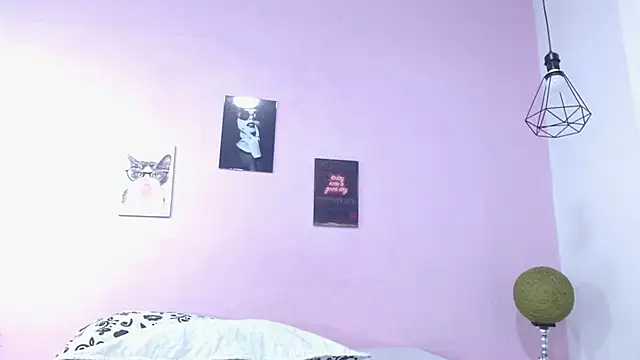 Snapshot of fiorela_madison chatting on October 8, 12:17 pm fiorela madison online show from October 8, 12:17 pm