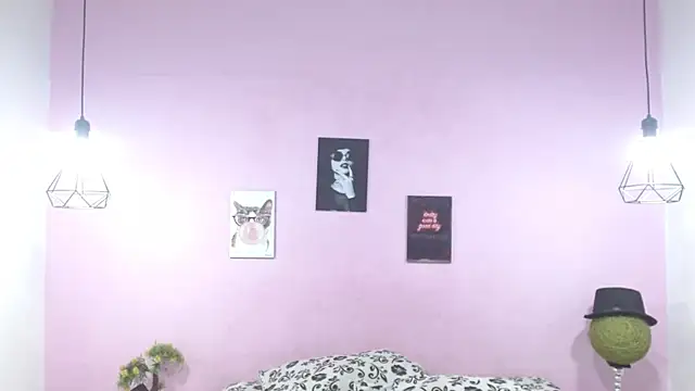 Snapshot of fiorela_madison chatting on September 30, 11:49 am fiorela madison online show from September 30, 11:49 am