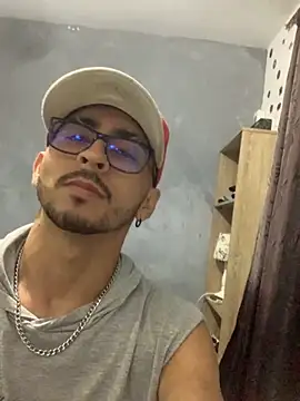 NicolasChest xxx online show from September 29, 2:40 am