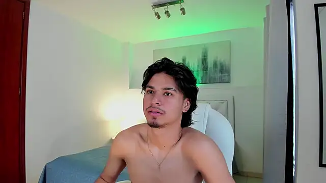 Snapshot of MathewAdams chatting on November 28, 6:30 pm MathewAdams online show from November 28, 6:30 pm